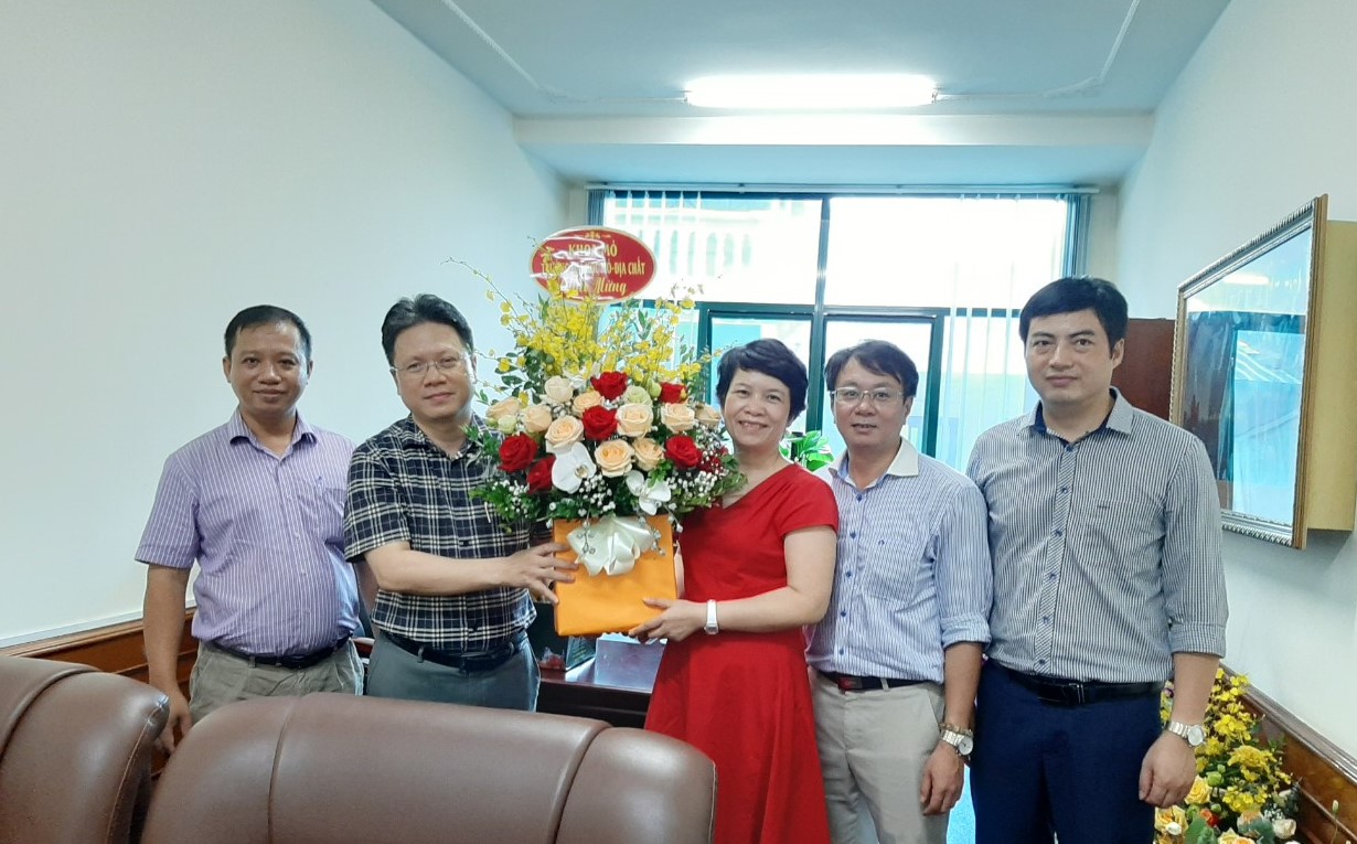Khoa Mỏ chúc mừng anh Nguyễn Tiến Mạnh, Tân Phó tổng giám đốc tập đoàn than - khoáng sản Việt Nam (TKV)
